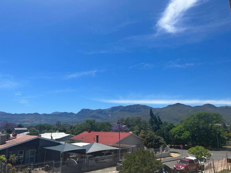 3 Bedroom Property for Sale in De Zoete Inval Western Cape